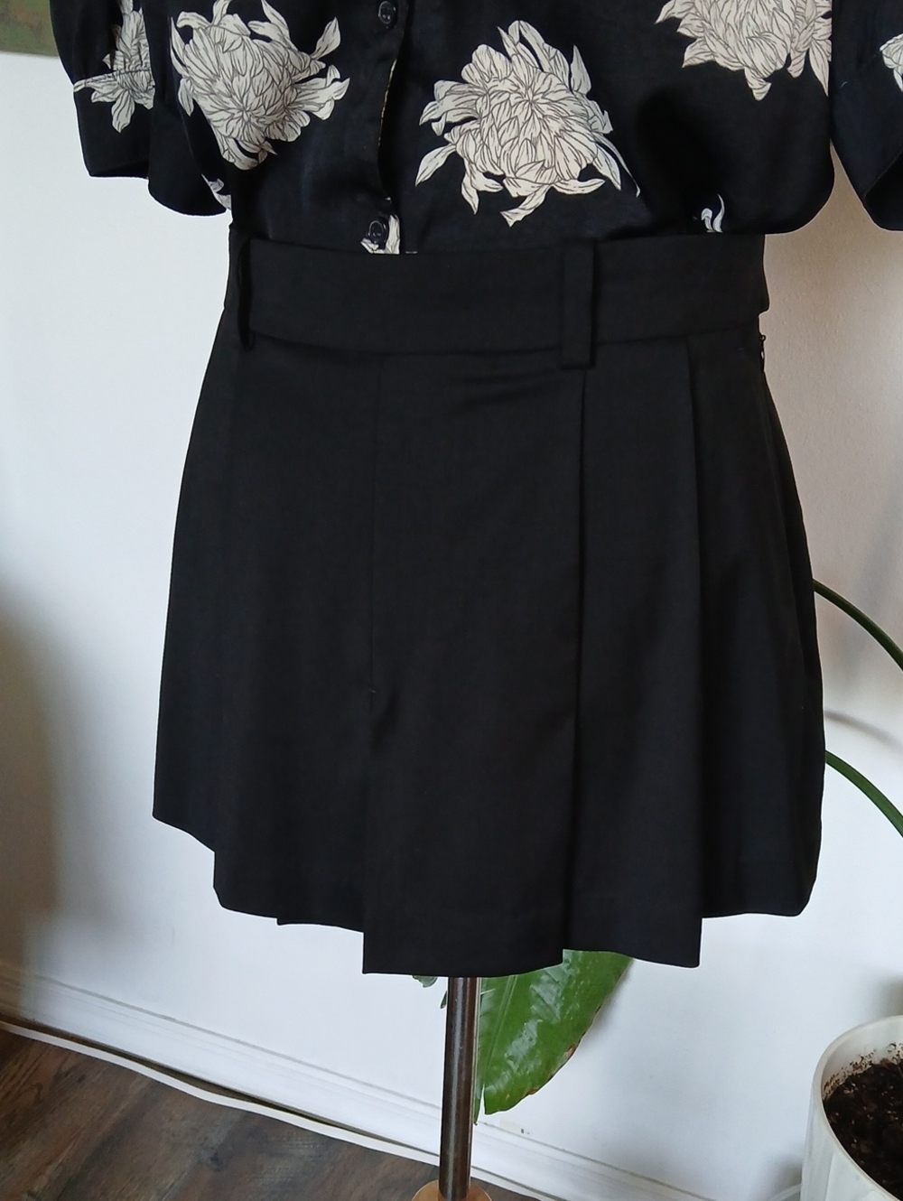 COS Black Pleated Mini Skort Sz8